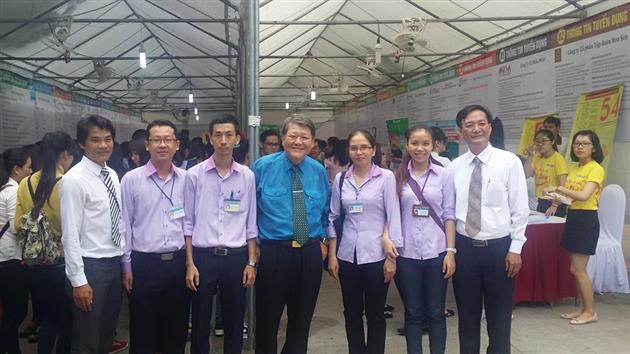 Cho thue nha bat trong Ngày hội việc làm 2016 tại CD Kinh tế TPHCM